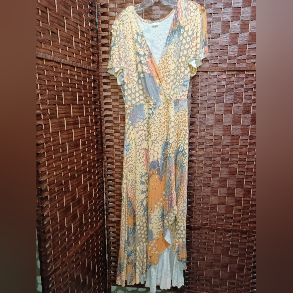 Boho V-Neck Flutter Sleeve Maxi Dress in Orange and Beige - Picture 2 of 11